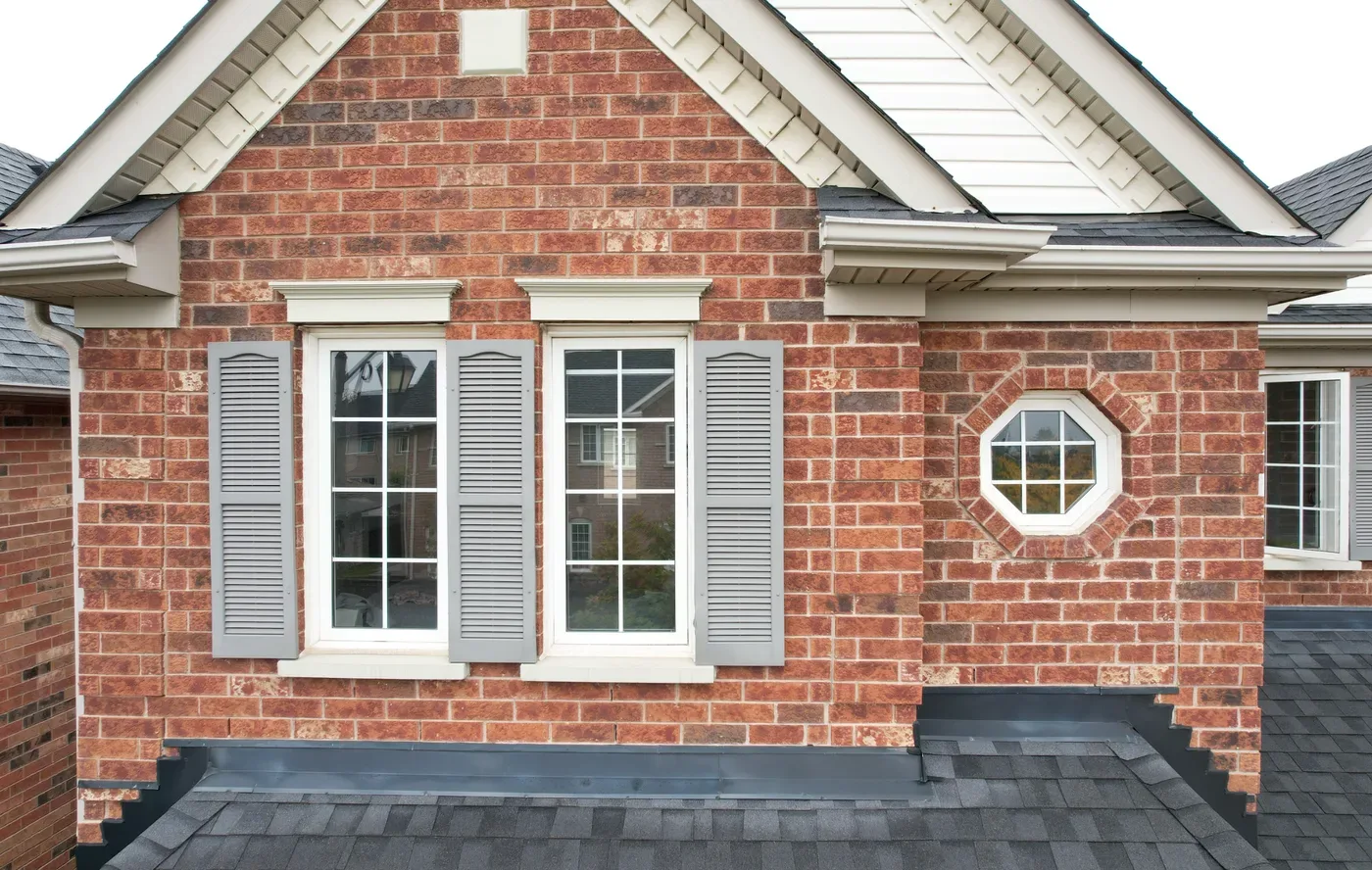 Replacement Windows in Mississauga: What Homeowners Should Know Before Booking